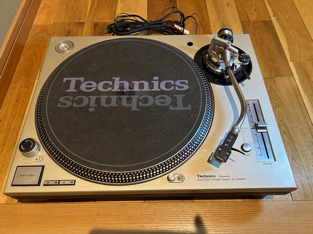 Technics SL-1200MK5 ターンテーブル①
