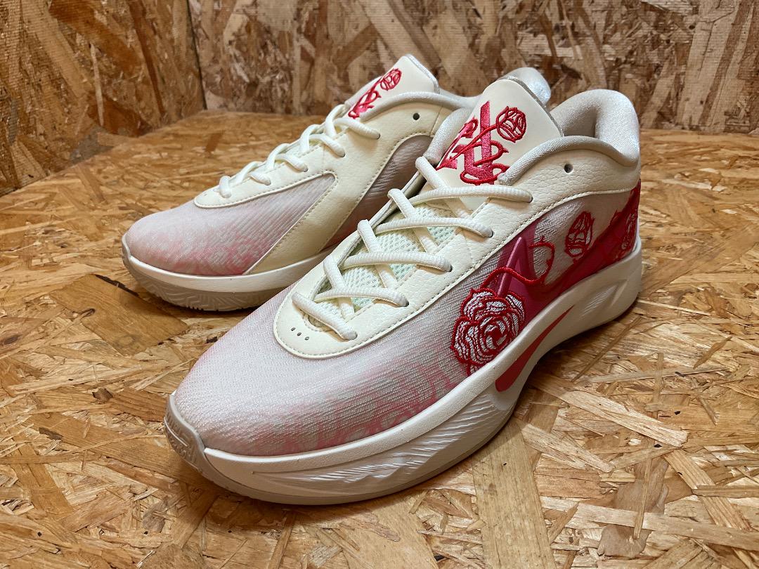 美品 ナイキ FV1294-100 ヤニス フリーク 6 EP Roses