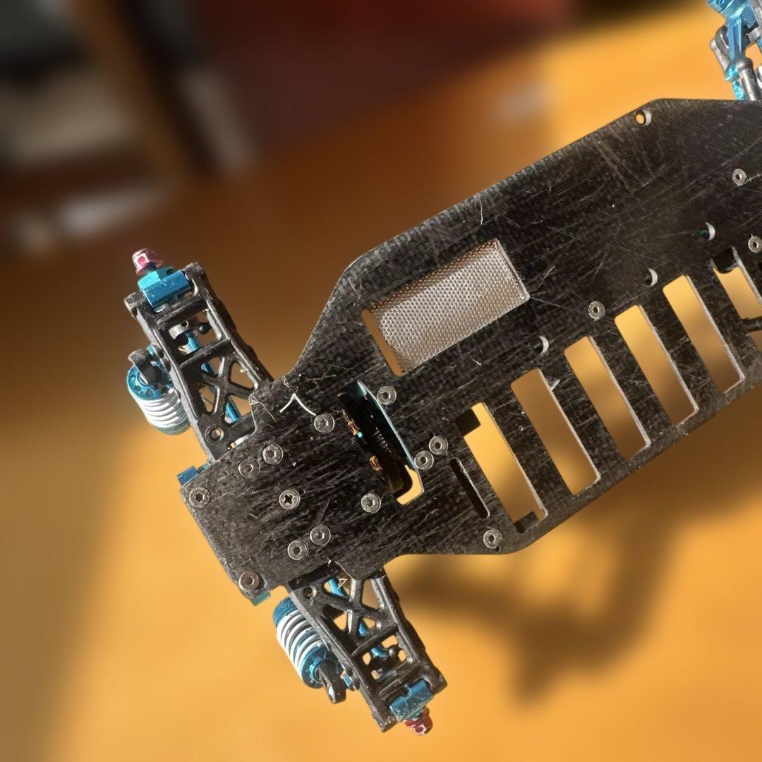 ミニ四駆シャーシ 青 カーボンファイバー ミニ四駆シャーシ 青 カーボンファイバー