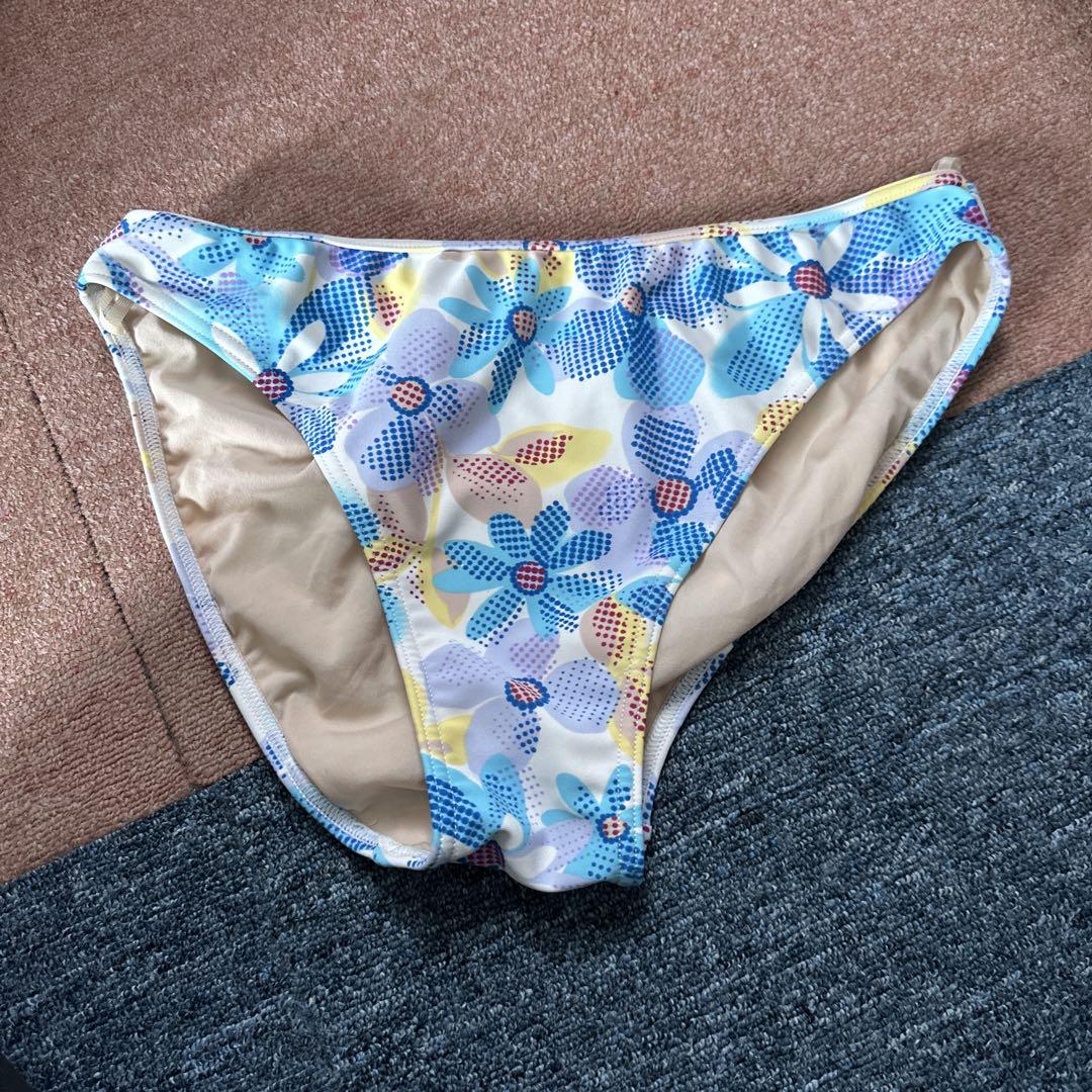 花柄セパレート水着（多色）　カラフル　水着　女性　レディス　激安　ビキニ
