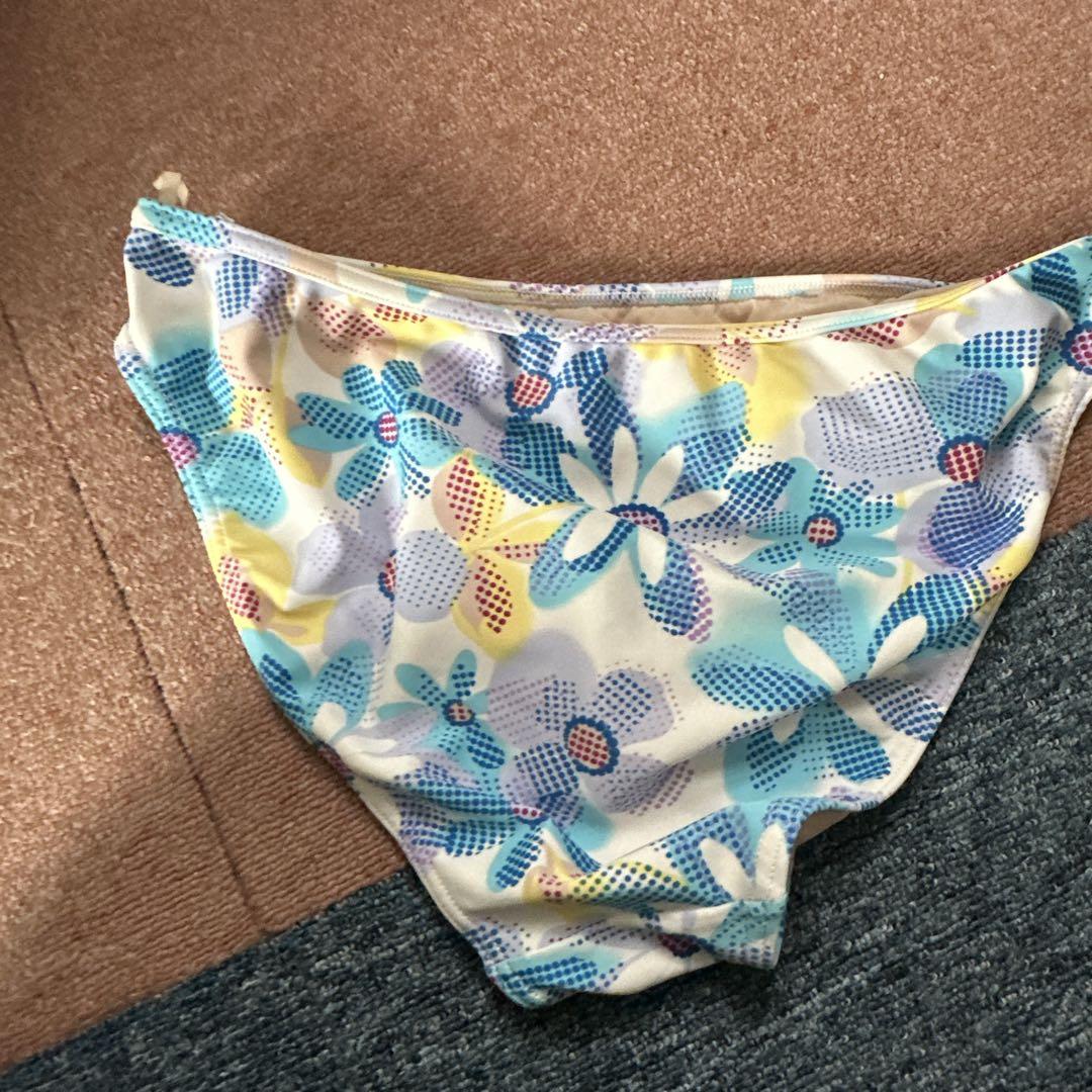 花柄セパレート水着（多色）　カラフル　水着　女性　レディス　激安　ビキニ