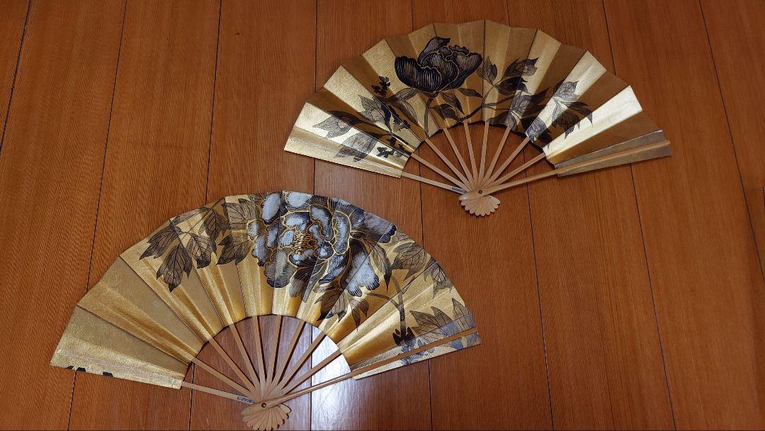 木製扇子 金（牡丹）対 箱入り