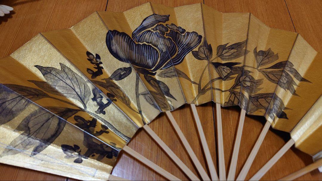 木製扇子 金（牡丹）対 箱入り