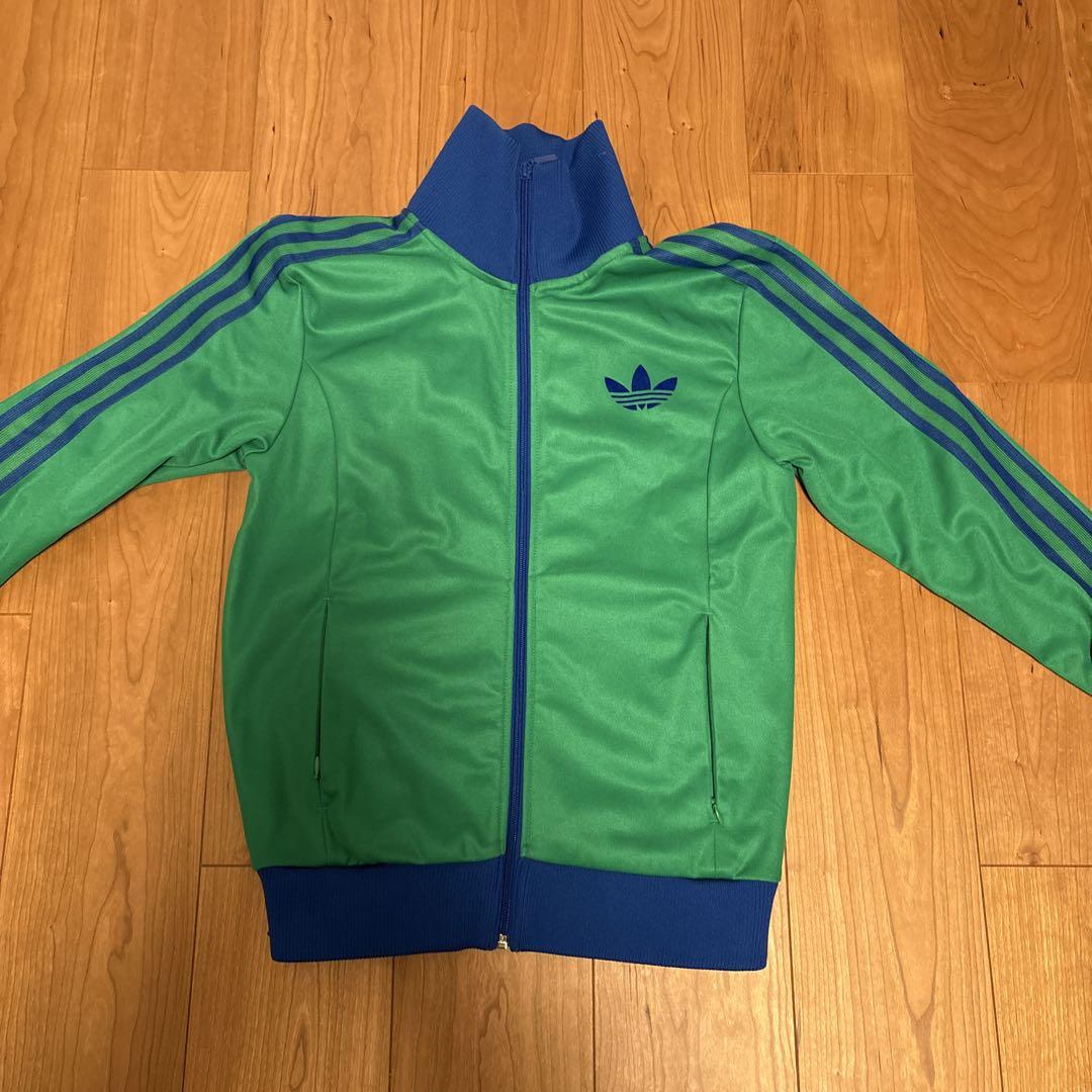 adidasトラックジャケット