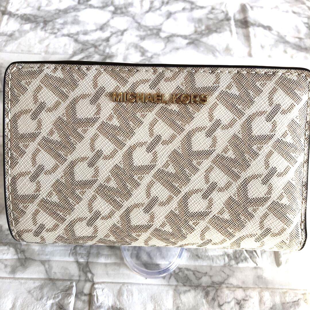 【新品】マイケルコース MICHAELKORS 二つ折り財布 バニラ/ラゲッジ
