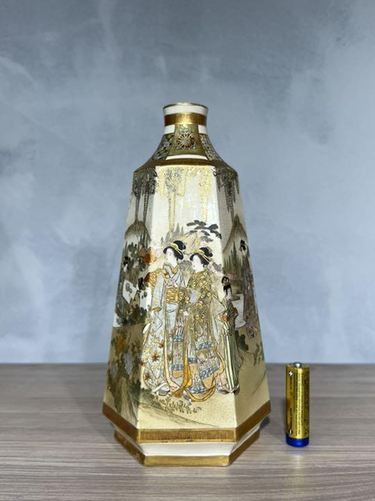 激安な
薩摩焼 錦光山(推定)六角花瓶 明治時代 工芸品 激安な
薩摩焼 錦光山(推定)六角花瓶 明治時代 工芸品
