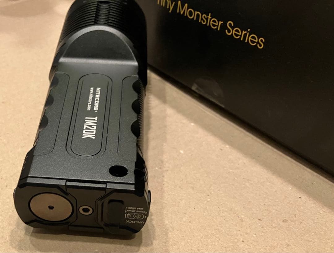 20000ルーメン NITECORE TM20K フラッシュライト 20000ルーメン NITECORE TM20K フラッシュライト