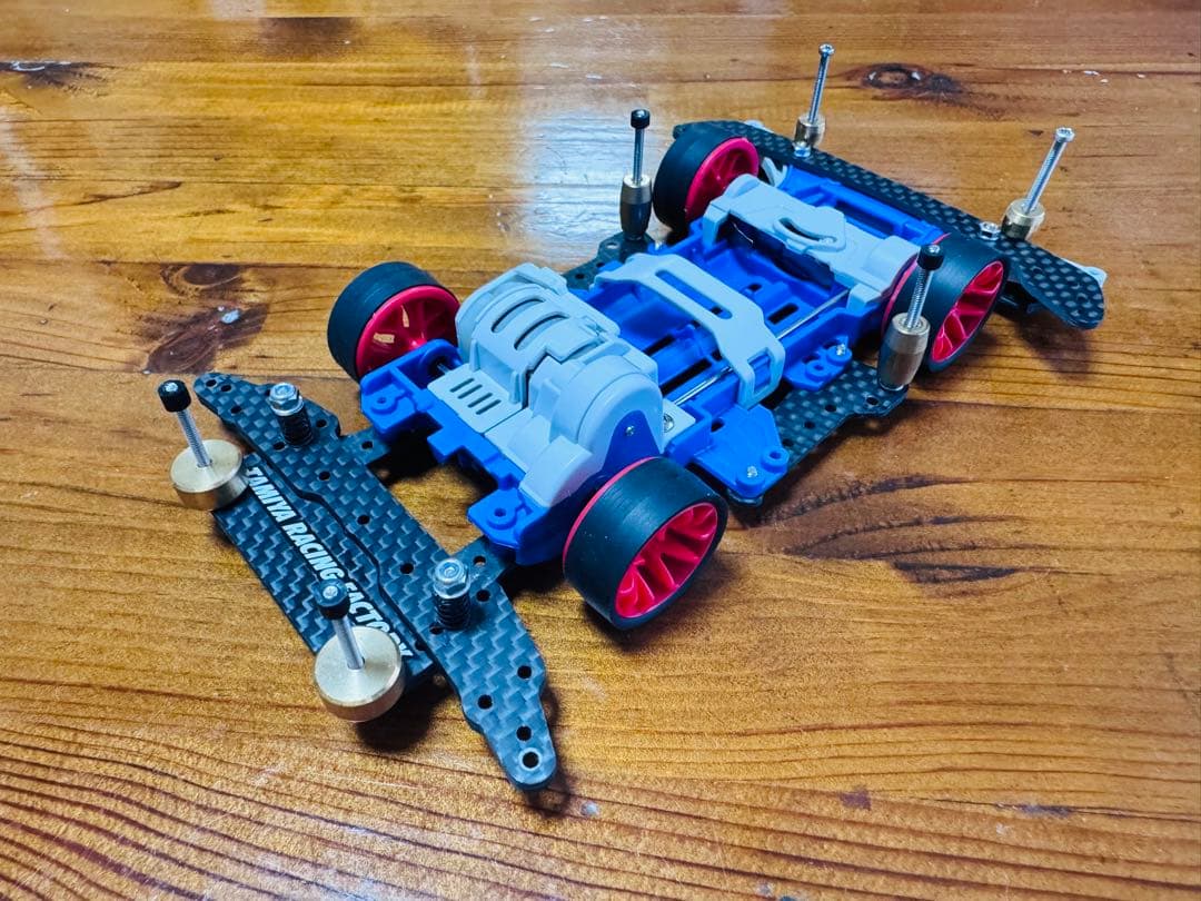 タミヤクロススピアー01 VZシャーシ/カーボンパーツ/ペラタイヤ