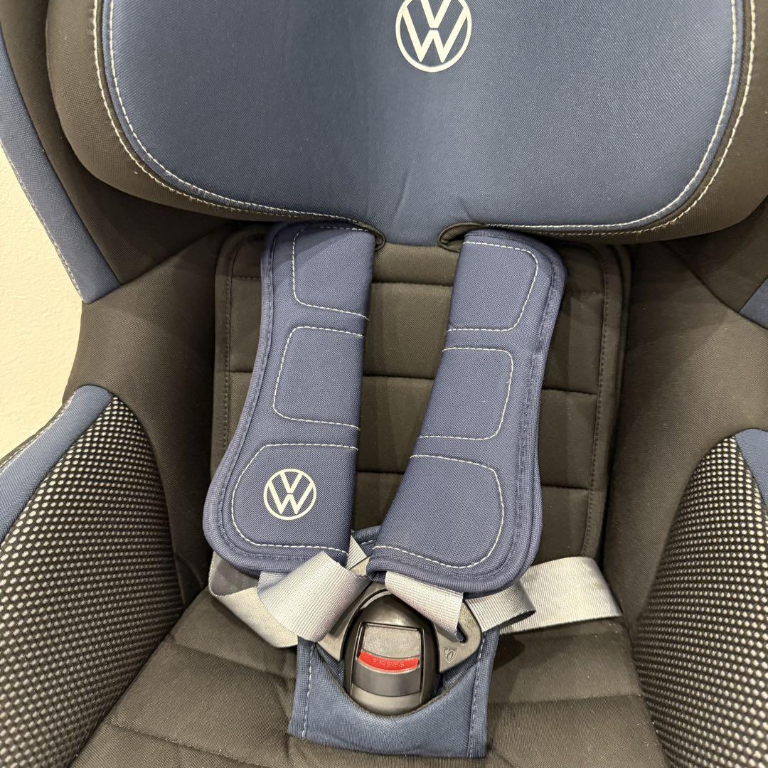 フォルクスワーゲン　TRIFIX i-SIZE ジュニアシート　britax