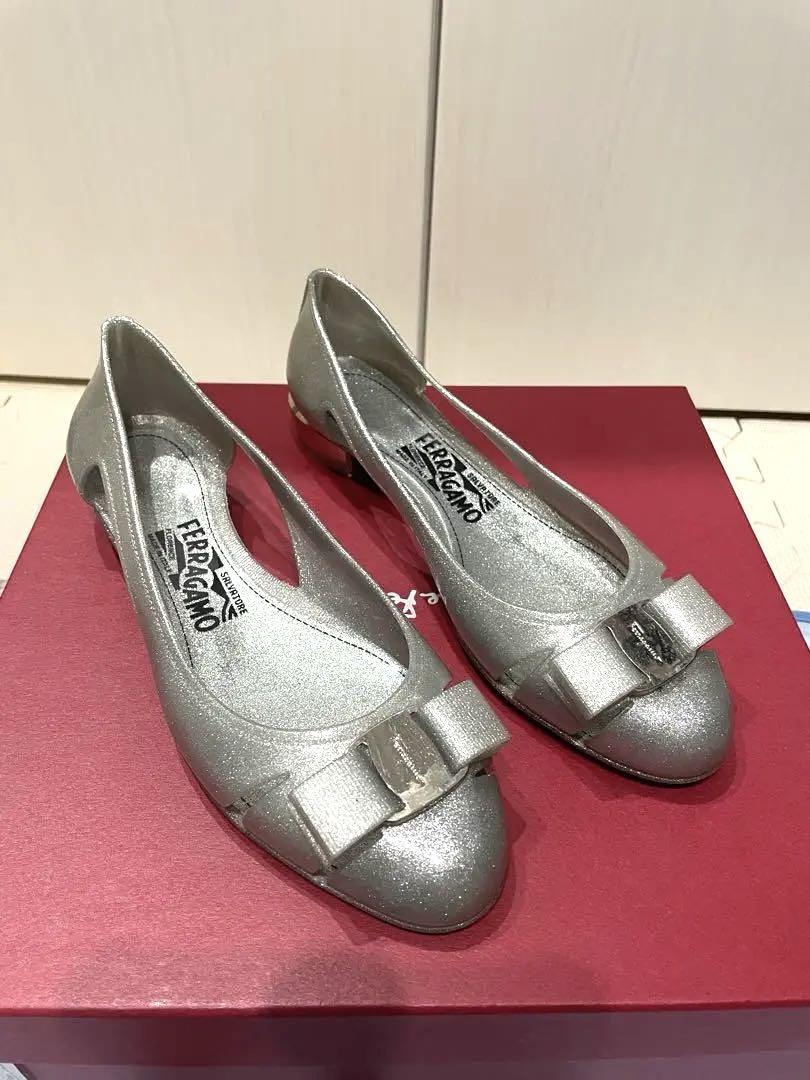 Ferragamo サイズ8 シルバー バレエフラットシューズ　25cm