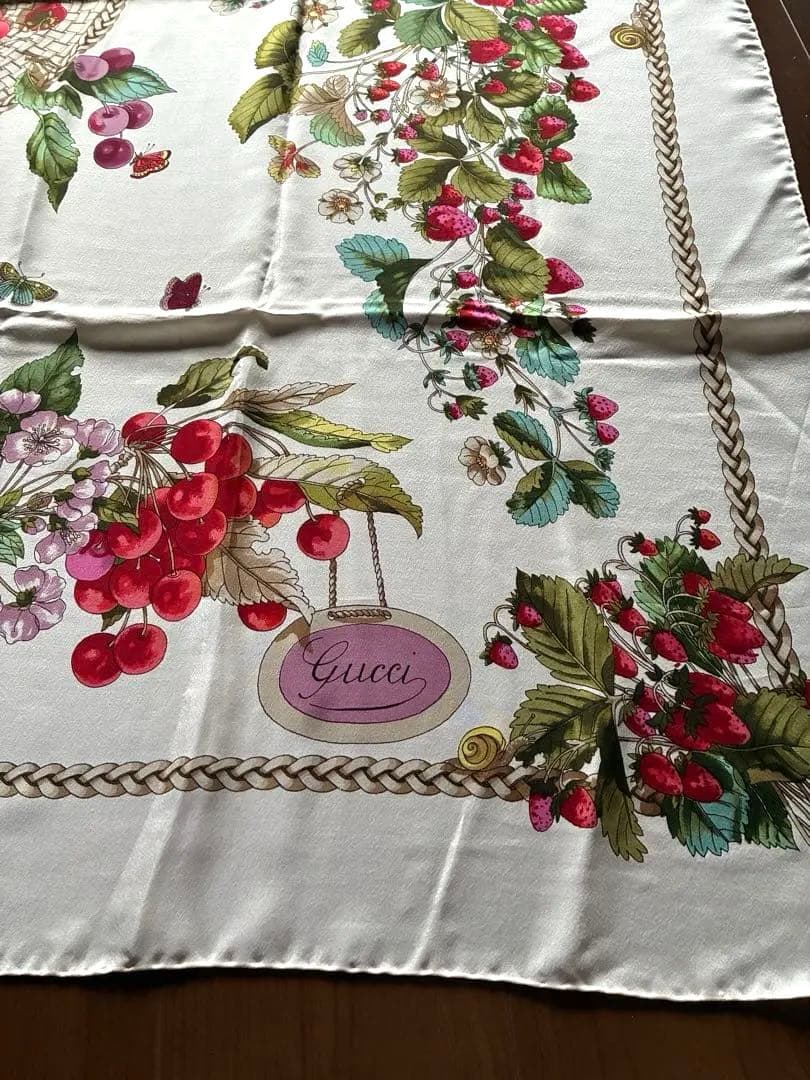 GUCCIグッチ 大判ストールスカーフ