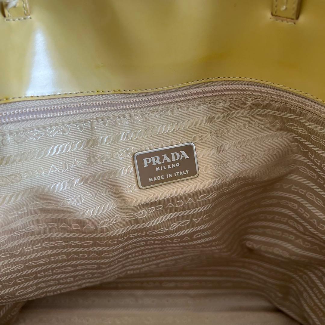 90s PRADA ENAMEL LEATHER TOTE HAND BAG 90s PRADA ENAMEL LEATHER TOTE HAND BAG