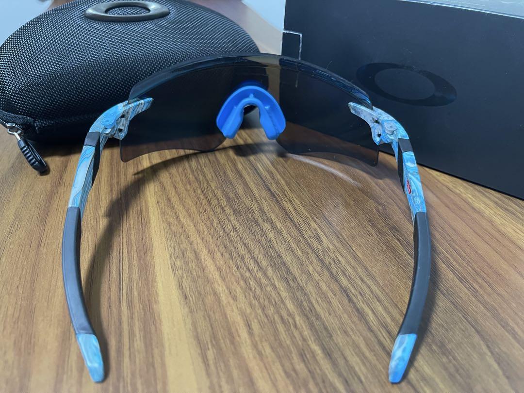 Oakley スポーツサングラス 青色レンズ