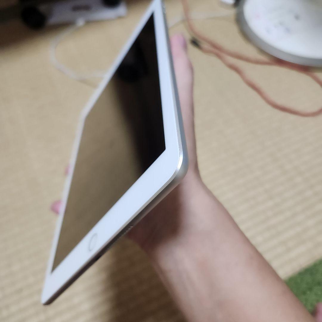 Apple iPad 第六世代　32GB シルバー 本体 Amazon.com : Apple iPad 9.7in 6th Generation WiFi + Cellular