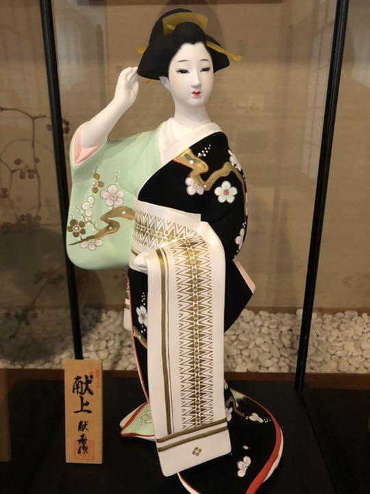 稀少 明治九谷の第一人者 松本佐平 松雲堂 五彩手残雪水仙文大皿 九谷焼 稀少 明治九谷の第一人者 松本佐平 松雲堂 五彩手残雪水仙文大皿