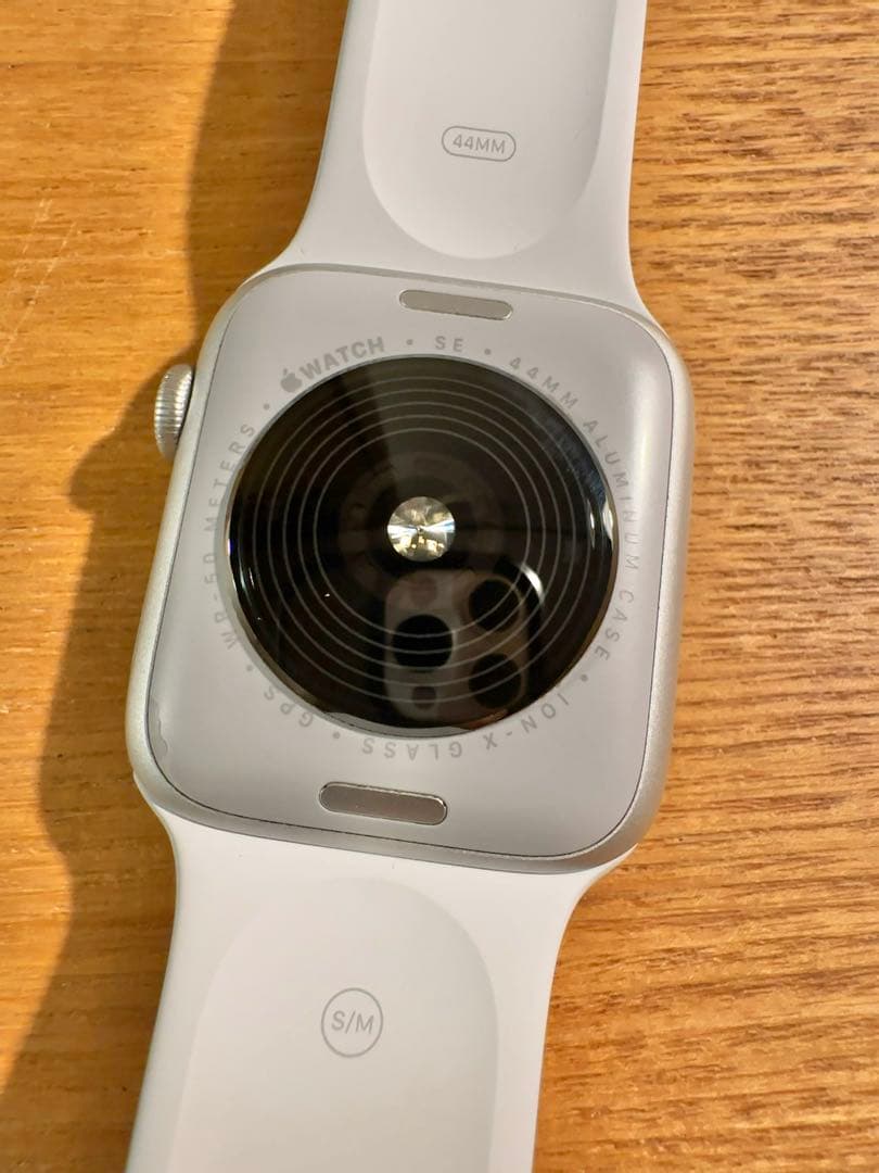 Apple Watch SE 第二世代　44mm シルバー Apple Apple Watch SE 第2世代 GPSモデル 44mm MNK23J⁄A [シルバー