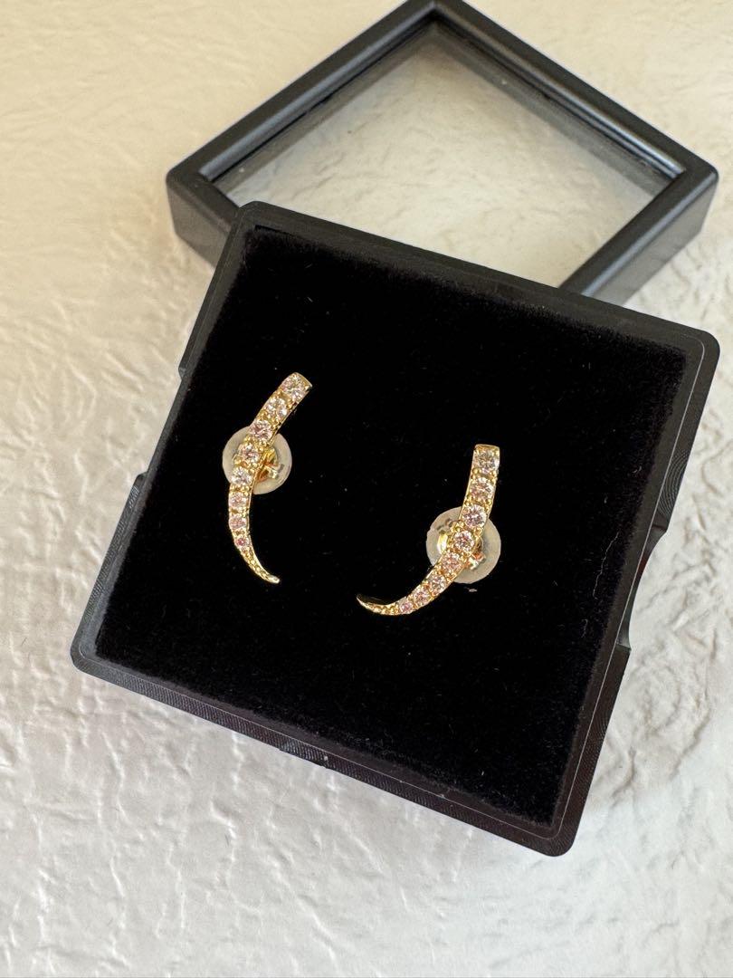 ダイヤモンド　K18 デザインピアス 新品