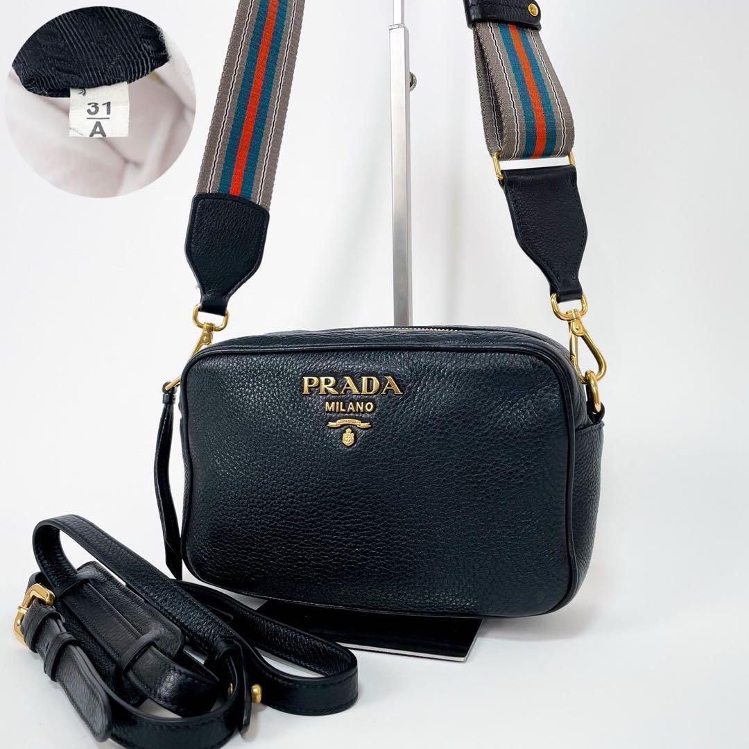 PRADA カメラバッグ ショルダーバッグ　レザー クロスボディ ブラック