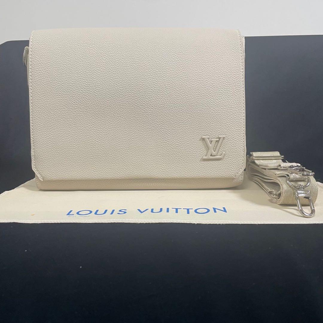 LOUIS VUITTONルイヴィトンのシングルショルダーバッグの斜め掛けバッグ