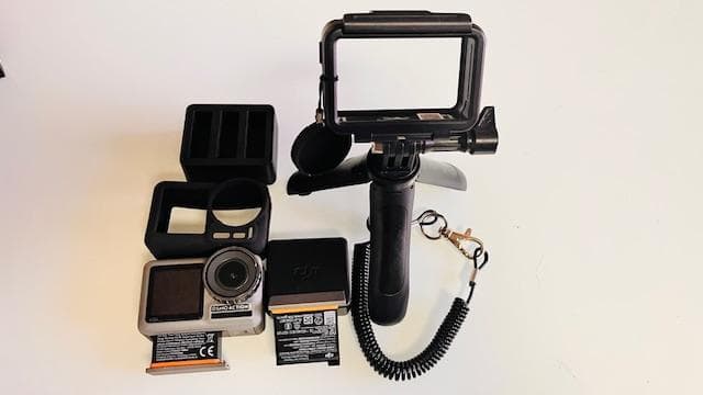 DJI OsmoAction 4 アドベンチャーコンボ CA2040 1台 Osmo Action 4を購入 - DJIストア