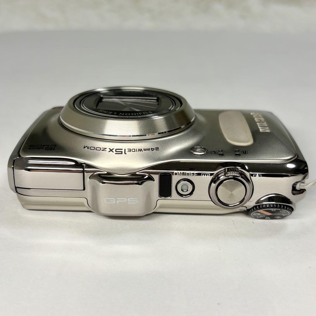 FUJIFILM フジフィルムFinePix F550EXR ゴールド デジカメ