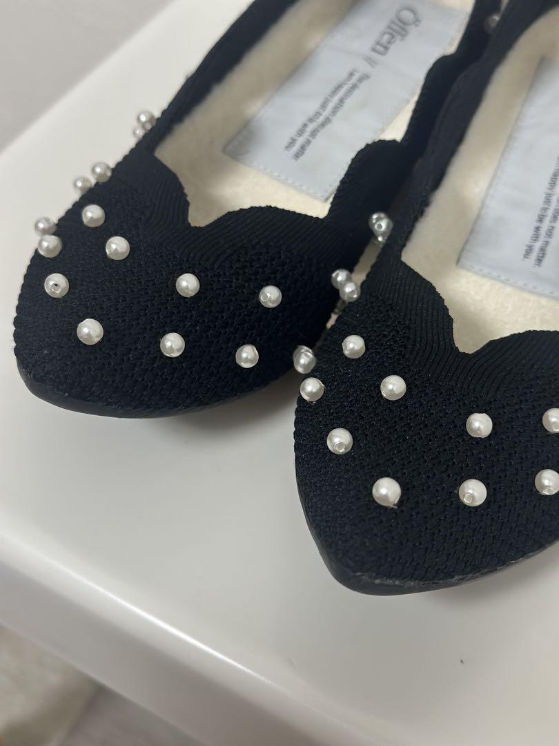 【美品】öften パール付き ブラック ポインテッドトゥシューズ