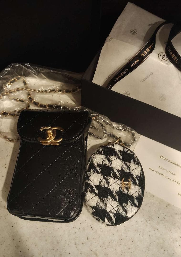 CHANEL スマホショルダーバッグ　ノベルティ