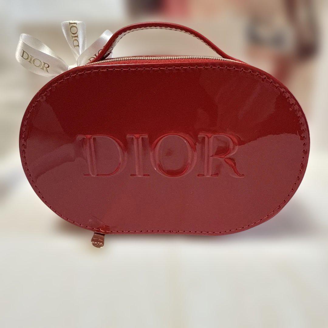 Dior 赤 エナメル ポーチ 最新ノベルティ - メルカリ