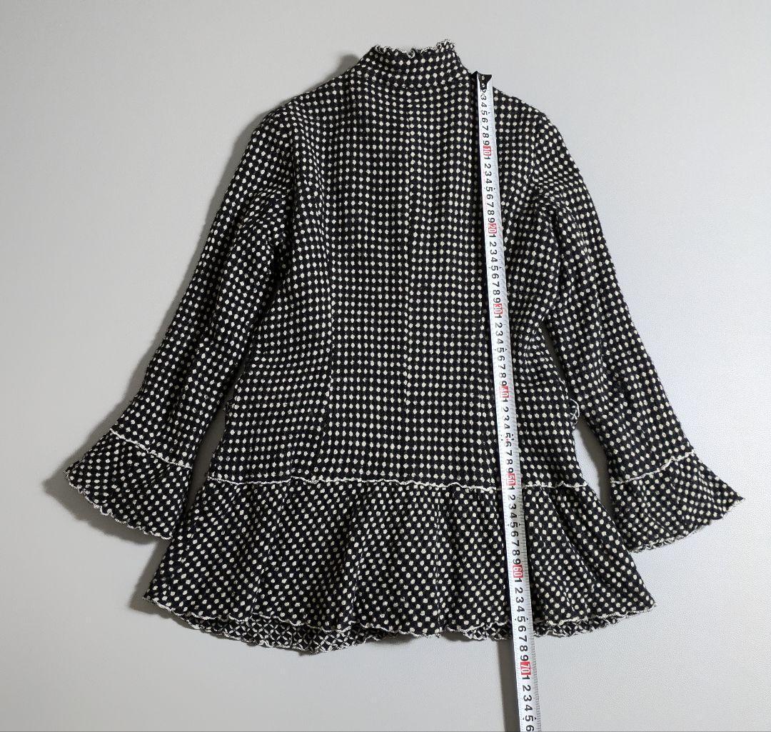 ノコオーノ／お花モチーフ フリル仕立てのウールジャケット ブラックカーディガン