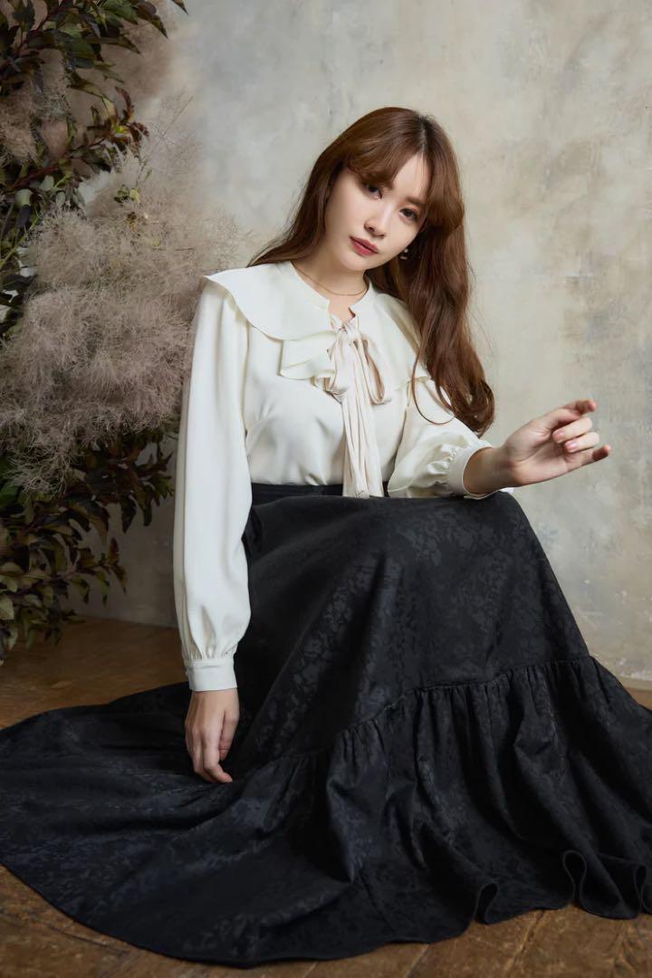 スカート herlipto Floral Jacquard Volume Skirt Herlipto Floral Jacquard Volume Skirt