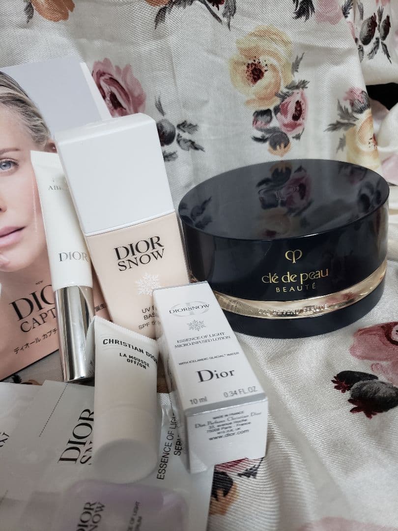 クレドポーボーテ　DIOR　パウダー　下地