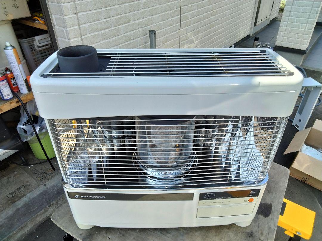 引き取り及び近郊配達限定出品！コロナ煙突床暖対応石油ストーブ2014年式中古品