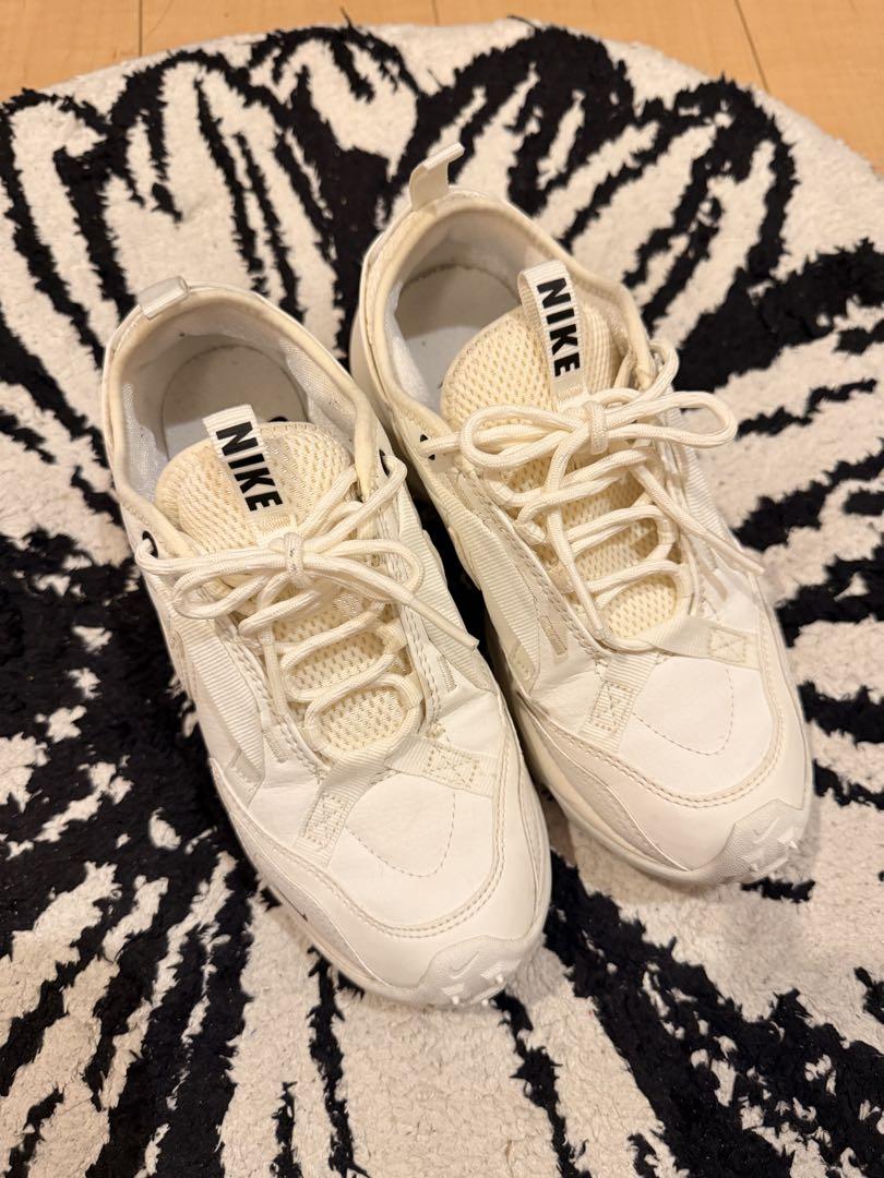 NIKE ホワイト スニーカー