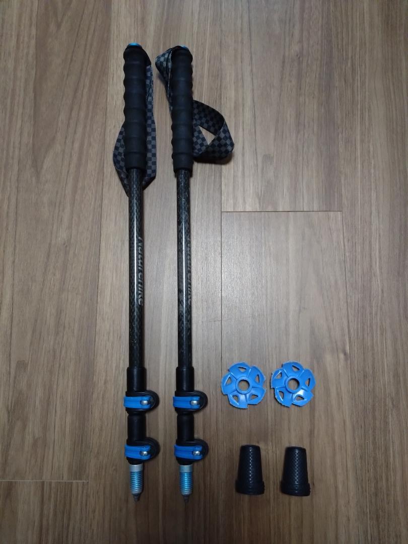 142gのカーボン製トレッキングポール