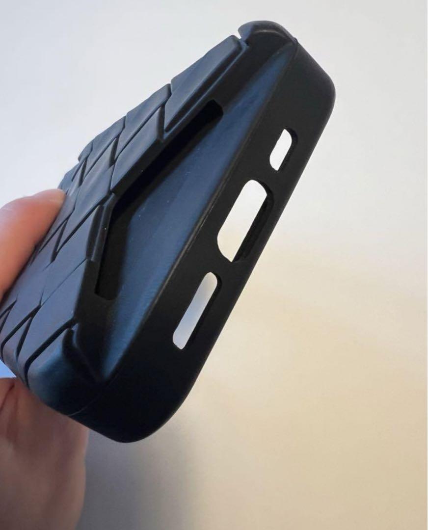 BOTTEGA VENETA ボッテガヴェネタ iPhone15proケース