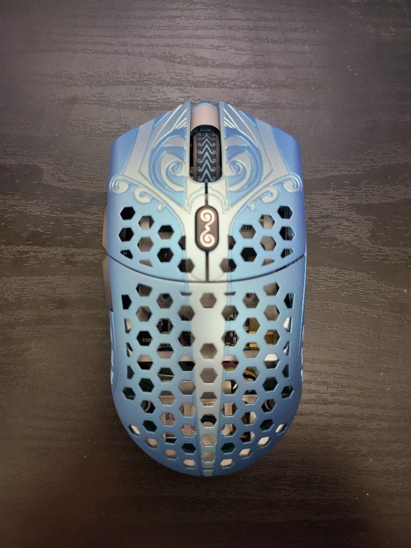 Finalmouse Starlight-12 poseidon medium