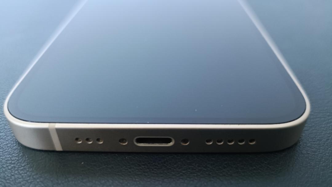 iPhone 14 256GB スターライト docomo