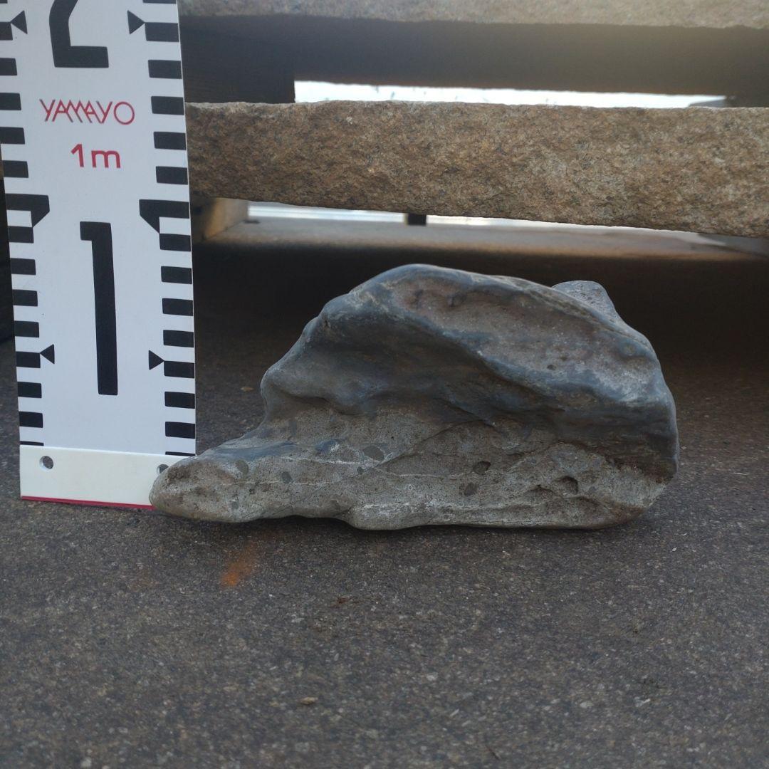 グレーの水石目立った傷や汚れなし