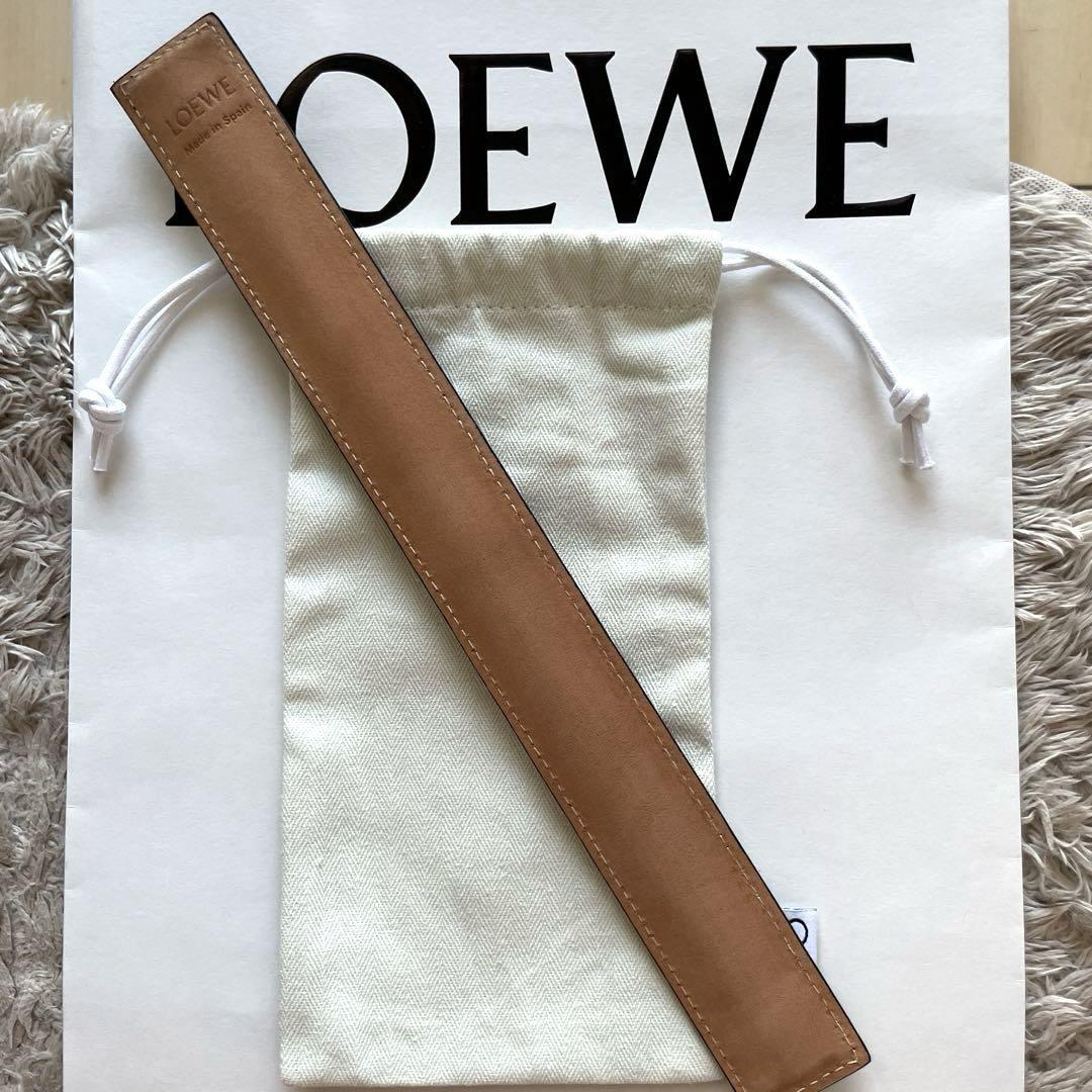 美品 ロエベ LOEWE スラップ ブレスレット レザー バングル アナグラム