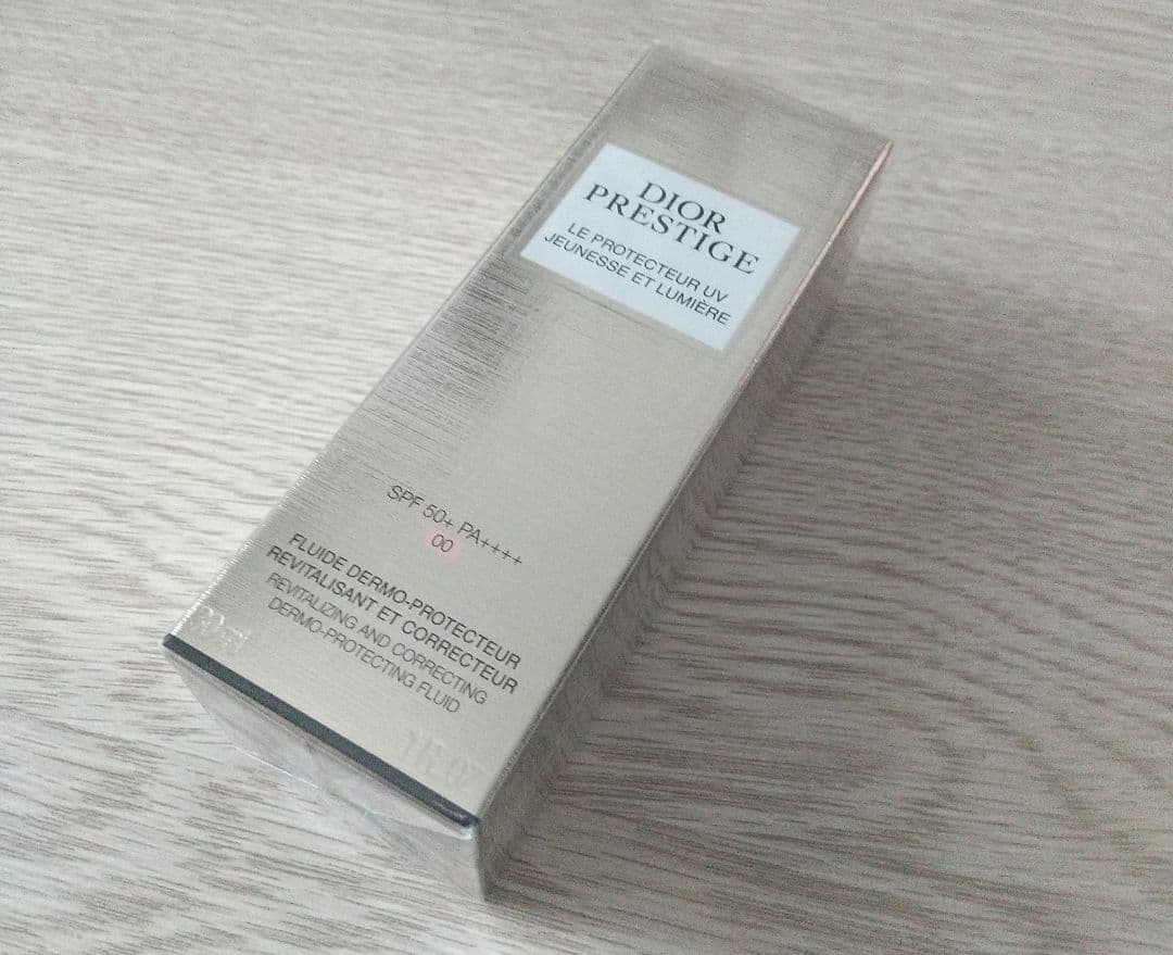 ディオール プレステージ ホワイトルプロテクターUVルミネール BB 00