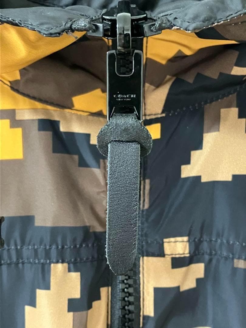 COACH リバーシブル ナイロンパーカー デジタルカモ柄 COACH リバーシブル ナイロンパーカー デジタルカモ柄