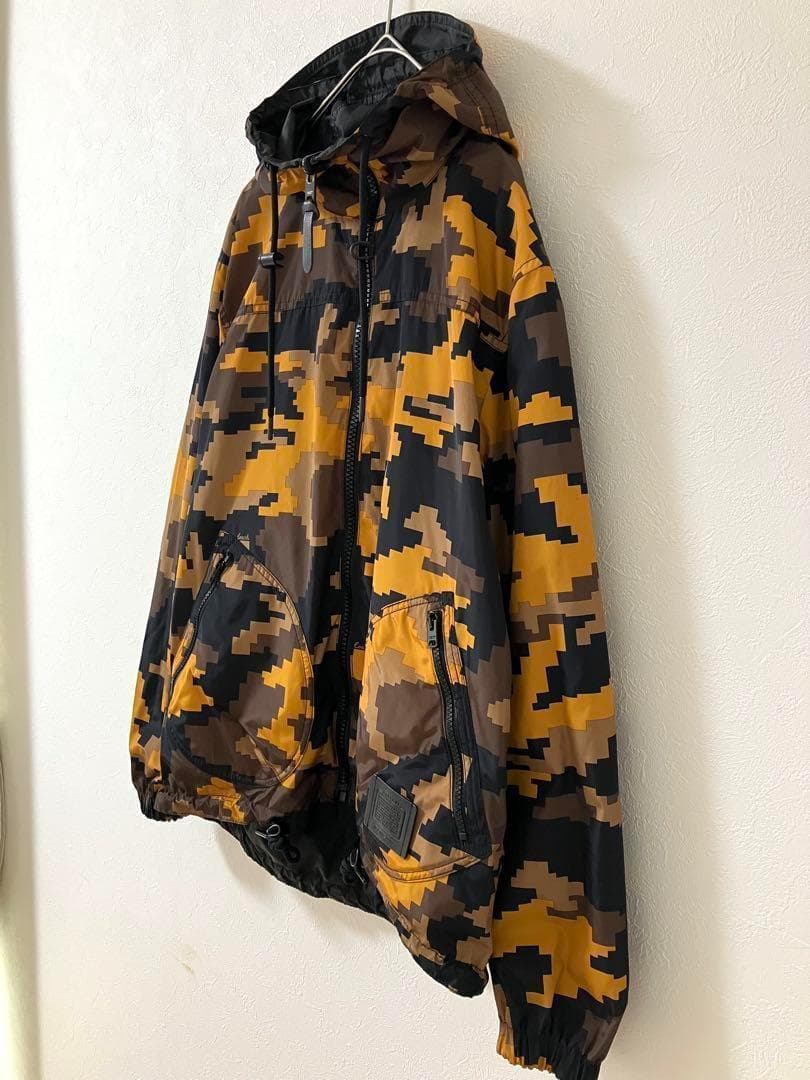 COACH リバーシブル ナイロンパーカー デジタルカモ柄 COACH リバーシブル ナイロンパーカー デジタルカモ柄