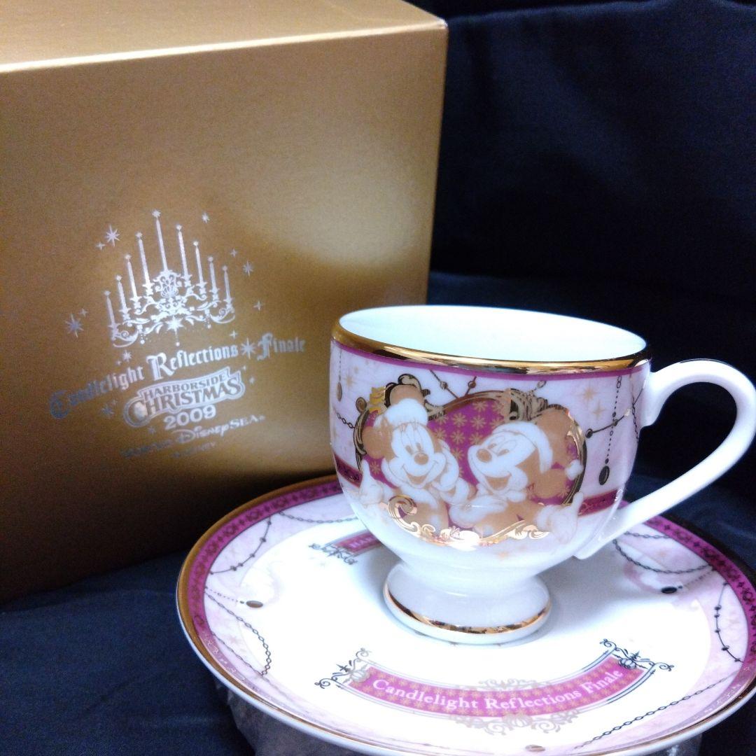 【新品未使用】ディズニーシークリスマスカップ＆ソーサー