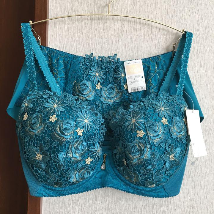 ウイング/レシアージュ 3/4カップブラ&ショーツセット ウイング/レシアージュ 3/4カップブラ&ショーツセット