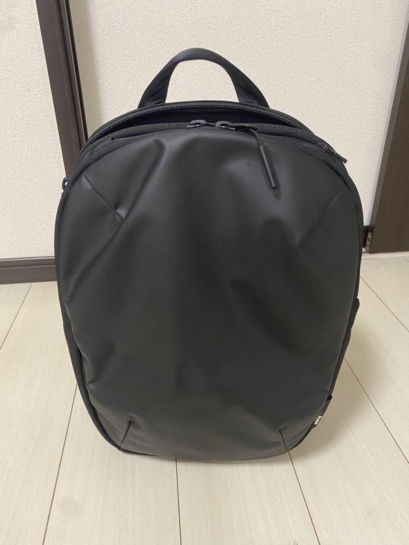 ブラック