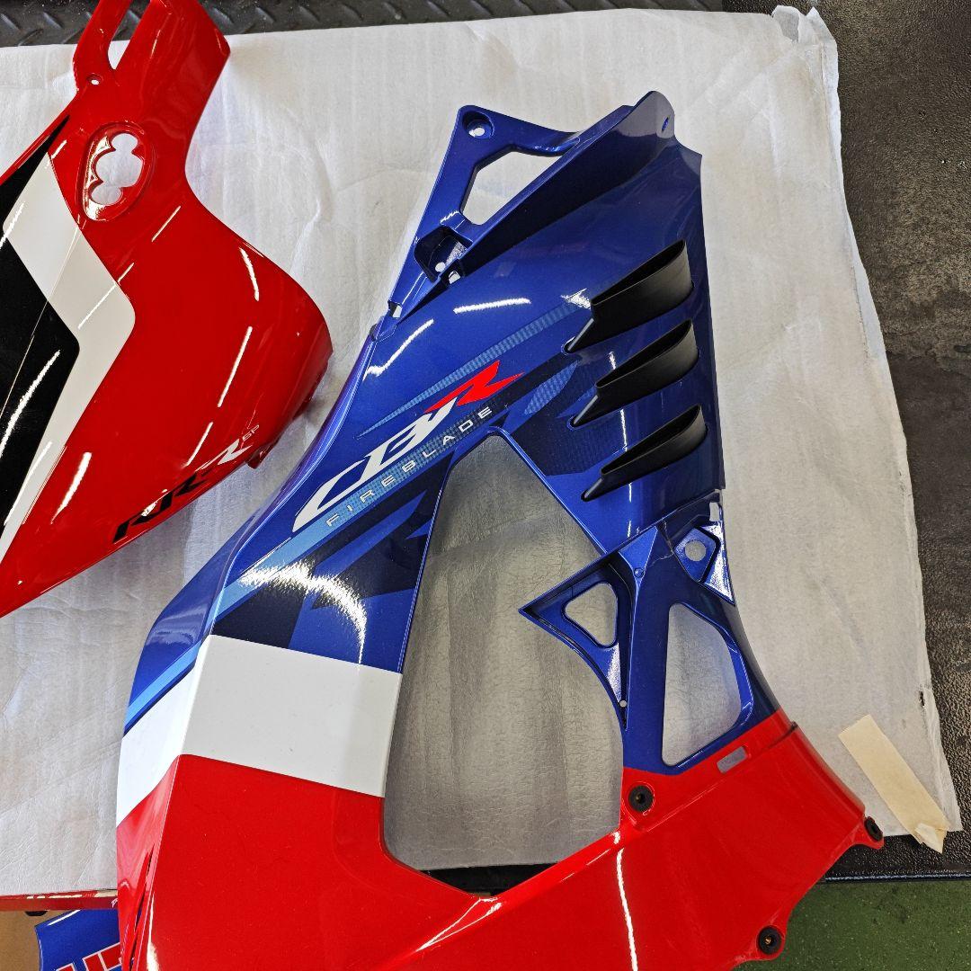 USED CBR1000RR-R SC82 外装 アッパーサイドセット - メルカリ