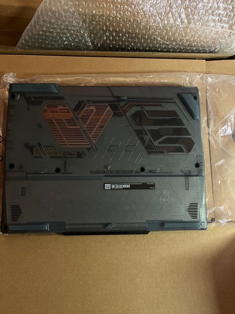 【ほぼ未使用】ゲーミングノートPC MSI Cyborg14 【ほぼ未使用】ゲーミングノートPC MSI Cyborg14