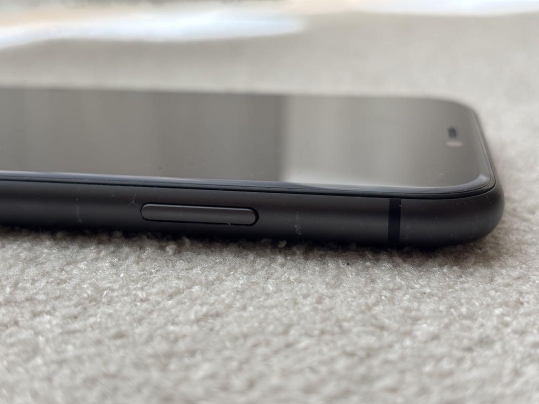 Apple iPhone 11 ブラック
