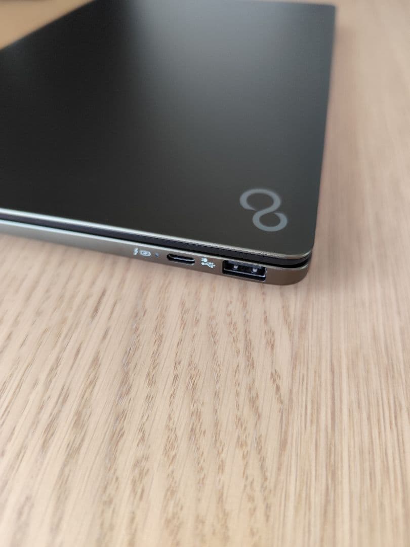 富士通 LIFEBOOK 11世代Core-i5 SSD512GB OLED画面 富士通 LIFEBOOK 11世代Core-i5 SSD512GB OLED画面