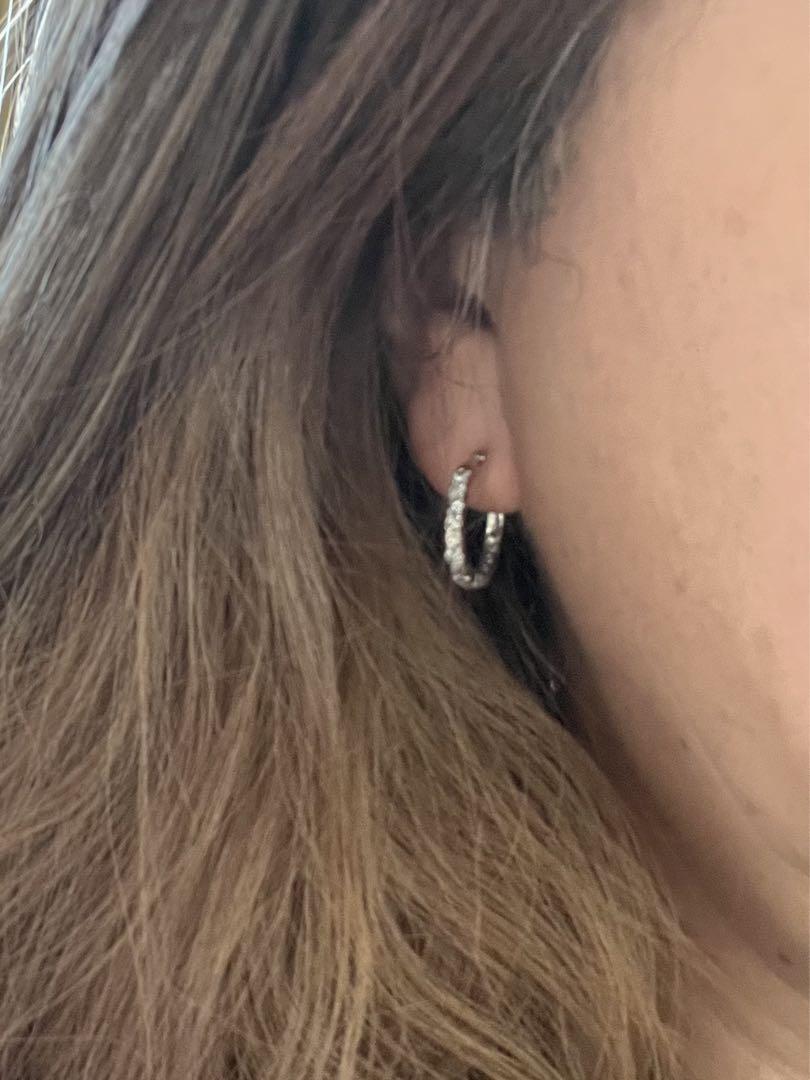 プラチナ✨無色透明ダイヤ0.5ct×2ピアス✨キラキラ✨シッカリ❣️